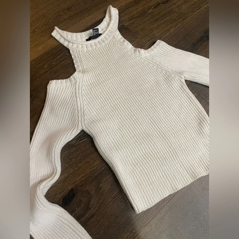 White knit cold-shoulder sweater - Picture 2 of 5